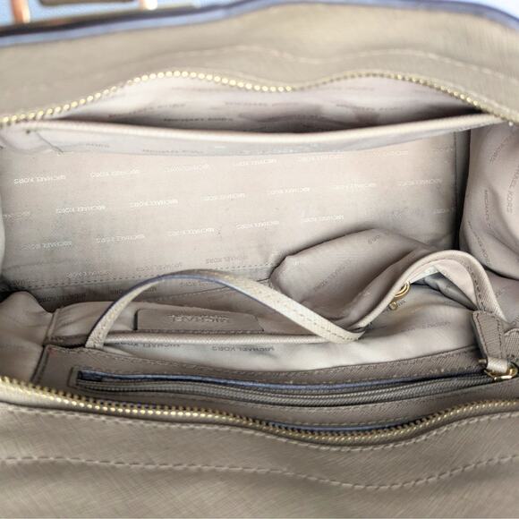 Pre-owned Michael Kors Quinn Large Saffiano Leather Satchel - Picture 4 of 5